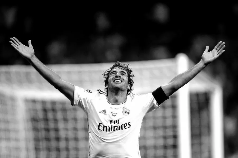 Raúl González | Real Madrid (15 goles)