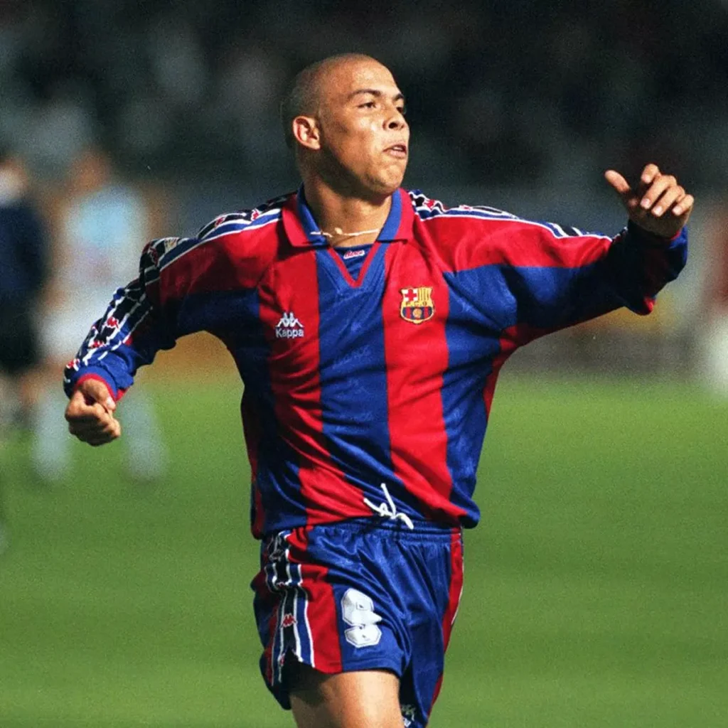 Trayectoria de RONALDO NAZ&Aacute;RIO en el FC Barcelona